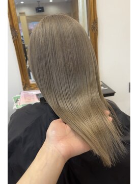 ヘアーメイク ダンス(hair make DANCE) 初ブリーチのハイトーン( ^ω^ )
