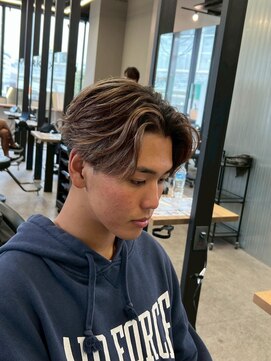 リッチブランドアンドコー(Rich Brand&Co) センターパート/ニュアンスパーマ/韓国/フェーザーパーマ/眉毛