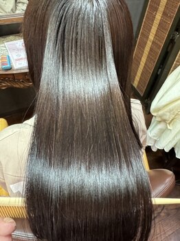 諦めていたハイダメージも専門店の実力で徹底補修◎繰り返しのケアで指通りなめらかな扱いやすい美髪へ！