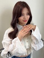 アモレット(amoretto)&nbsp;ピンクブラウン 顔周りカット 顔周りレイヤー 韓国風巻き