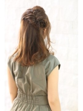 アース コアフュールボーテ 上田店(EARTH coiffure beaute) ふんわりハーフアップ