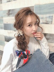 カジュアル　ゆるふわ　編みおろし　ヘアアレンジ　シースル- m