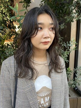 前髪なし かきあげセンター分けロング スモーキーグレージュ L カナモ Canamo のヘアカタログ ホットペッパービューティー