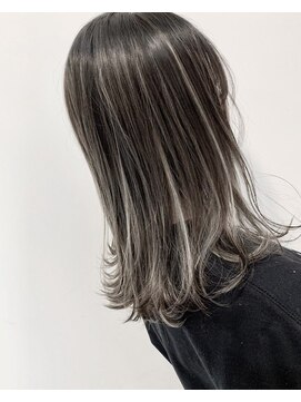 グロウ 恵比寿(grow) 外ハネミディアム/ハイライト/透明感グレージュ/20代30代