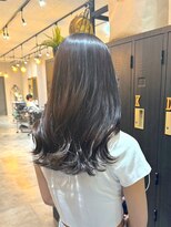 ナンバー ジルバ 立川(N° jillva)&nbsp;レイヤーカットセミディシアーカラー姫カットダークアッシュ