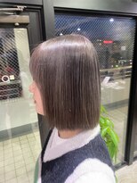 セプト 天神大名(SEPT.)&nbsp;シルバーグレー　ブリーチカラー　透明感　艶髪ボブ　20代