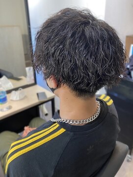 ツイストスパイラルパーマ　アッシュグレー　マッシュ　爽やか