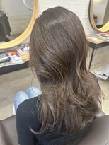 プリンプ トータルビューティ(PRIMP.total beauty) 上品ふわっとレイヤー　グレージュカラー