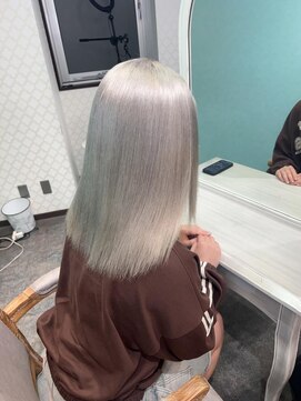 ブランシスヘアー(Bulansis Hair) 透明感ペールシルバー