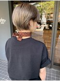 耳掛け丸みショート