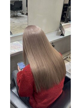 アルーシェ 新宿店(Alushe) ミルクティーベージュ