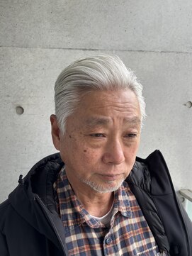 ウエストサイドカットクラブ(West Side Cut Club) 渋さ引き立つグレーバック