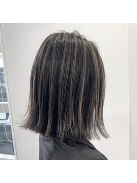 リベルテ 岡崎店(Liberte) 【コントラストハイライト】外ハネ切りっぱなし