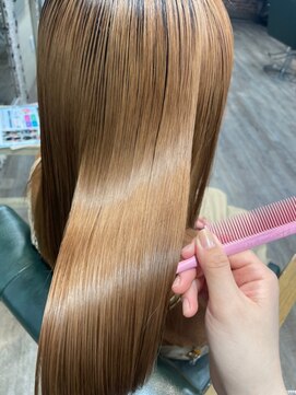 リラ バイ クオーレ(LIRA by CUORE) ナチュラルストレート