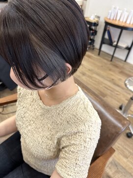 ウタリ(utari) 隠れるインナーカラー【難波 桜川/ケアブリーチ】