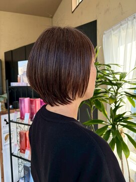 ビーワールド(B WORLD) 大人ショート/白髪染め/美髪ケア/艶髪/髪質改善/藤枝/静岡