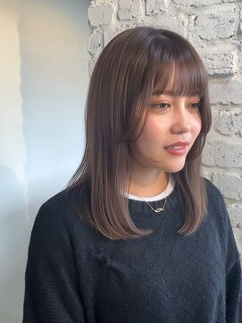 バンビ ミムデオム(BAMBI MIMU de HOMME) 小顔顔周りカット × 透明感ベージュ