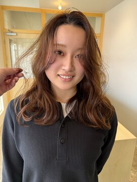 レム(LEM) ラフウェーブミディ × ベージュブラウン