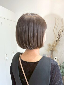 ロッカ(ROCCA) グランマッシュ柔らか内巻きボブ