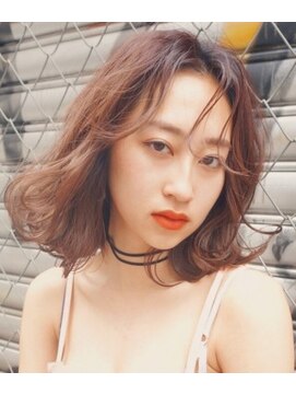 ジーナ(XENA) センターパートシースルーバング