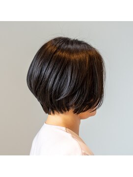トイロ(toiro) salon work シルエットがきれいなショートボブ