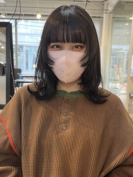 アクアオモテサンドウ(ACQUA omotesando) △韓国風ブルーブラックレイヤーカットウルフカットぱっつん前髪