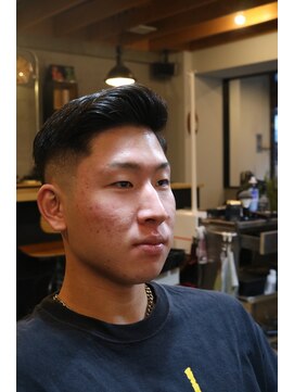 ザ バーバー ルイス(THE BARBER LUI'S) skin fade
