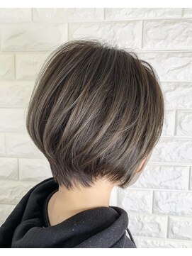 フィーネ 横浜(Fi -Ne) 透明感グレージュ×ショート