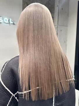 ソル ジングウマエ(SOL JINGUMAE) ミルクティーベージュレイヤーインナーカラーグレージュカラー