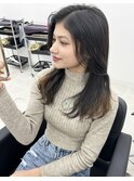 決めすぎないくびれヘア×軽めレイヤー