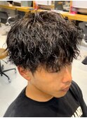 ツイストスパイラルパーマメンズマッシュセンターパートウルフ