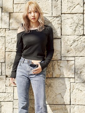 モア 下通店(MORE) くびれミディ/ブロンド/ブリーチ