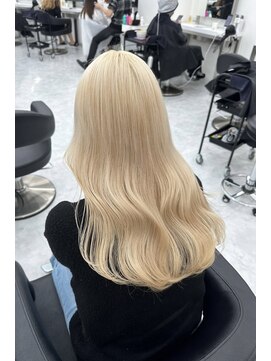 シアター 福岡天神(THEATER) ホワイトブロンド