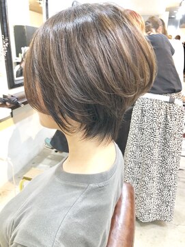 エトネ ヘアーサロン 仙台駅前(eTONe hair salon) 【 eTONe】くびれショートスタイル