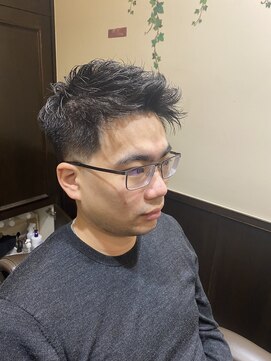 ヒロギンザバーバーショップ 神楽坂店(HIRO GINZA BARBER SHOP) もみあげが濃い方必見!!低めのフェードスタイル!