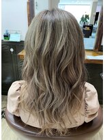 グレースモア(Grace More)&nbsp;（久留米／西原）バレイヤージュカラー／グレージュ