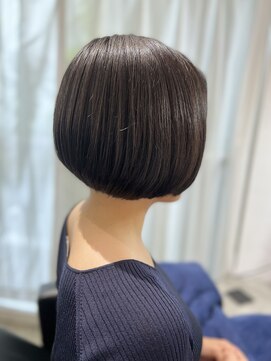 ツムグ 代官山店(TUMUGU) 白髪ぼかしパープルブラックミントアッシュ×小顔ショートボブ