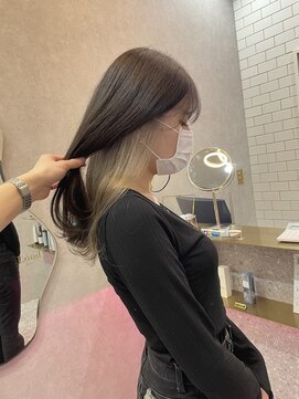 ロンド レア 天神大名店(Lond Le’a) ダブルカラーホワイトグレー透明感カラー暗髪グレージュ韓国