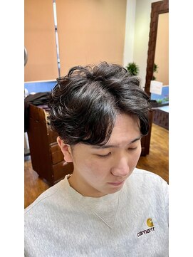 リット(lit.) フェザーパーマ　ツーブロック　毛流れパーマ　10代20代30代