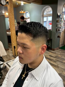 MEN’S HAIR/サーフカール/刈り上げセンターパート/柏