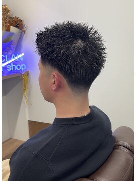 バタクラン(BATACLAN) ピンパーマ#メンズ#メンズカット#フェード#眉毛#メンズサロン