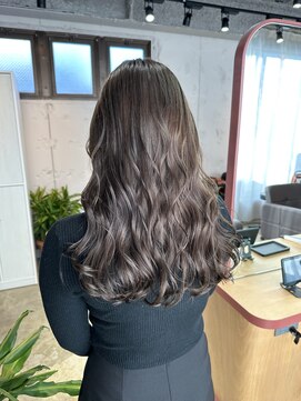 イロ ジェイアール JR奈良店(IRO) 柔らか質感/艶グレージュ