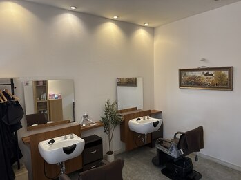 イロ(IRO)の写真/5月4日NEW OPEN!!新守山駅から徒歩10分!高級感ある、格安ヘアカラー専門店。