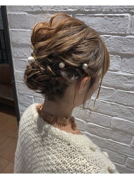 ヴァンクシー バイ ルナ(VANKCY by Luna) メッシーバンアレンジ ラフ 結婚式 二次会 卒業式 袴 振袖 登戸