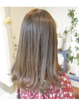 ヘアアンドメイクフリッシュ(HAIR&MAKE FRISCH) セミロング×透明感カラープラチナアッシュ