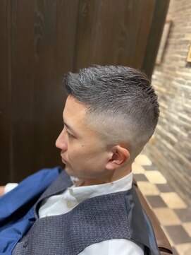 ミリオンバックス 御徒町店(Million Backs) スキンフェード/フェザーアップ/ビジネススタイル<理容室>御徒町