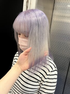 ホワイト 梅田(white) #根元と毛先ライトパープルサンド