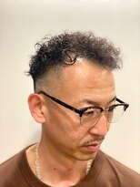 オシャレメンズハイスキンフェードショートスパイラルパーマ