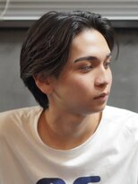 ノーエン(noen)&nbsp;センターパートスパイラルパーマツーブロック刈り上げメンズヘア