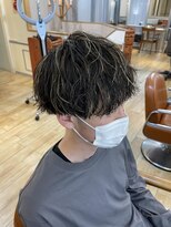 キャンバス バイ ネオリーブ 横浜西口(Canvas by neo.)&nbsp;ツイストスパイラルパーマツーブロック波巻きメンズマッシュ